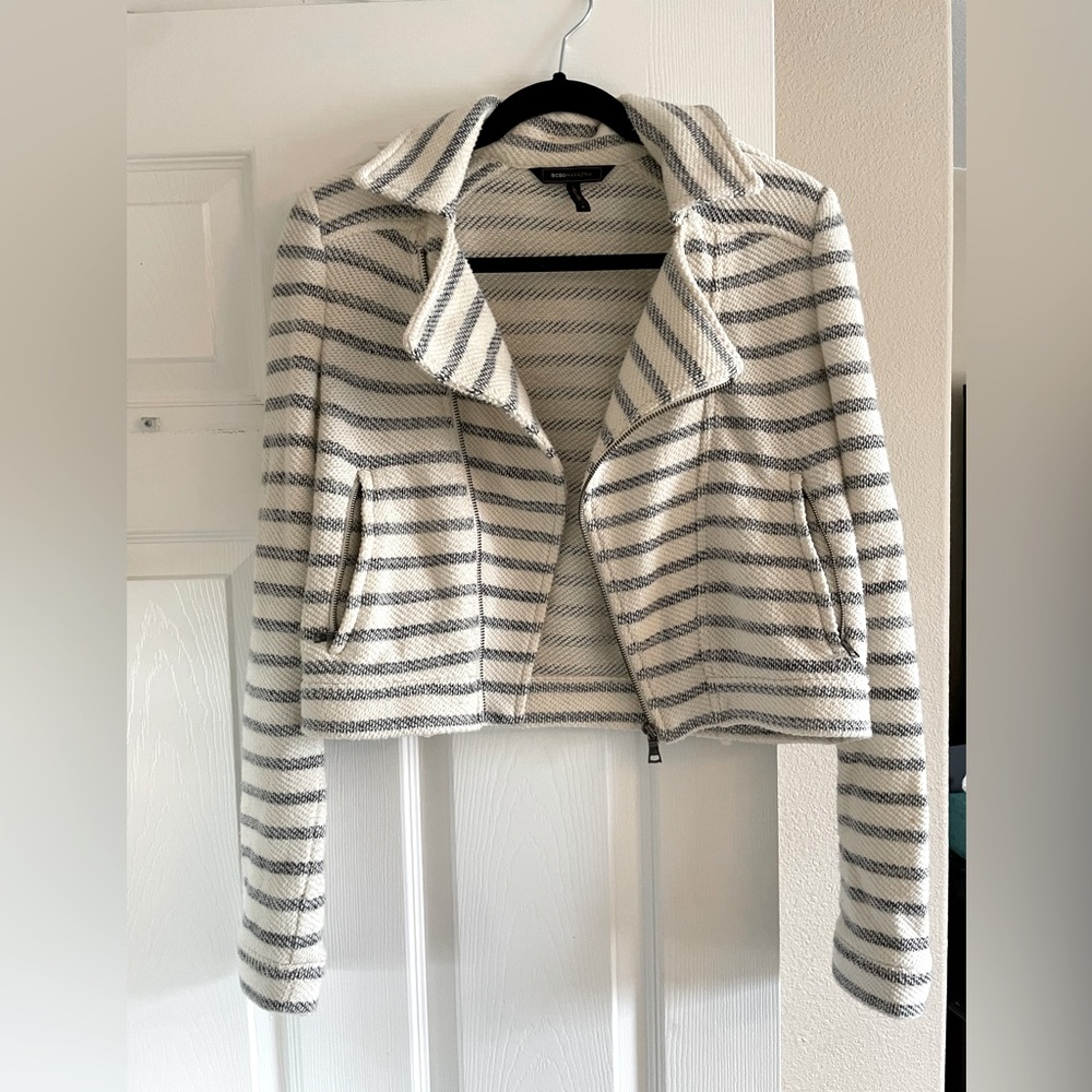 BCBGMAXAZRIA Levi Striped Asymmetrical Zip Cropped Moto Jacket - Picture 1 of 6